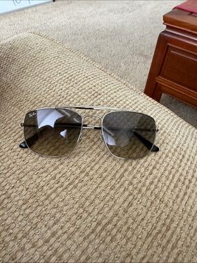 Ray-Ban “colonel” Silver Frame Sunglasses with gradient grey lend